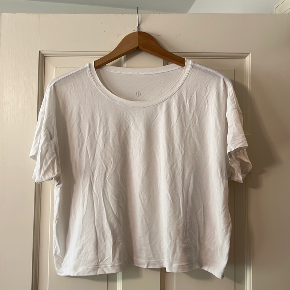 Lululemon crop top